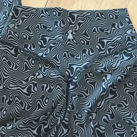 Balance Athletica / Vitality Ascend Pants - Picture 2 of 4